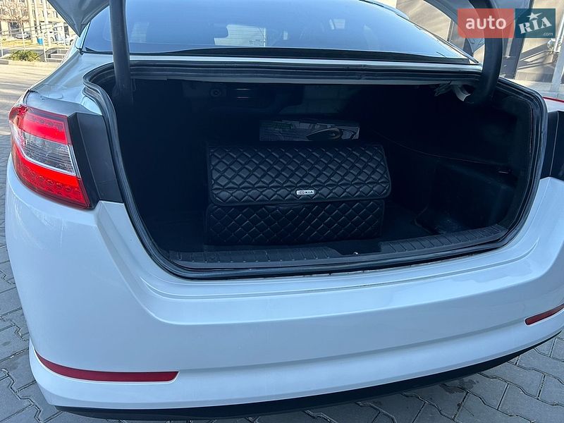 Седан Kia Optima 2013 в Николаеве