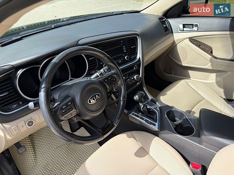 Седан Kia Optima 2014 в Черновцах