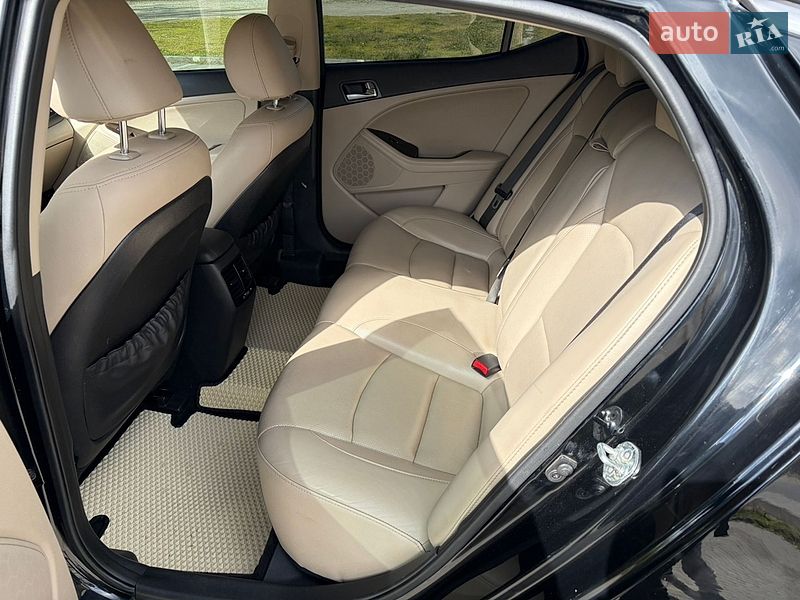 Седан Kia Optima 2014 в Черновцах