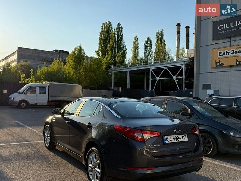 Седан Kia Optima 2012 в Києві