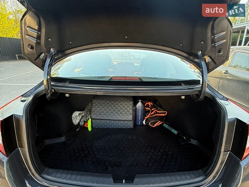 Седан Kia Optima 2012 в Києві