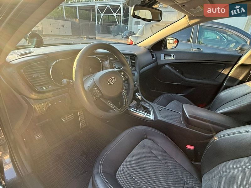 Седан Kia Optima 2012 в Києві