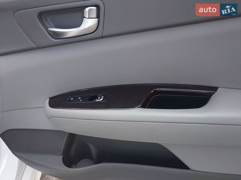 Седан Kia Optima 2015 в Львове