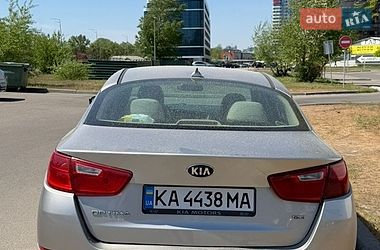 Седан Kia Optima 2015 в Киеве