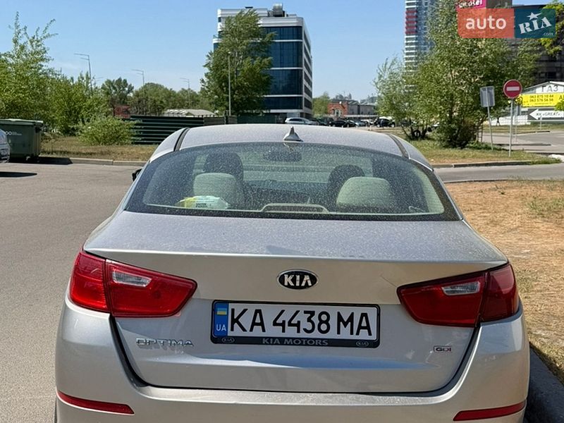Седан Kia Optima 2015 в Киеве