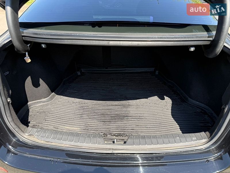 Седан Kia Optima 2014 в Днепре