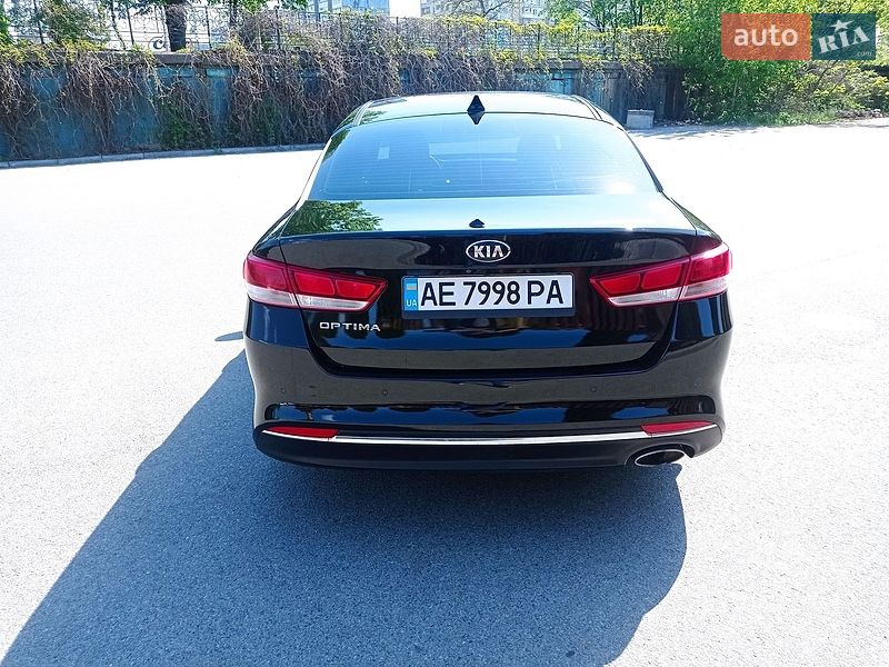 Седан Kia Optima 2018 в Днепре