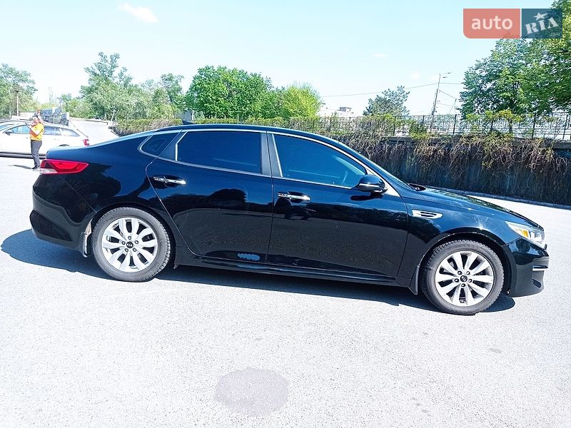 Седан Kia Optima 2018 в Днепре