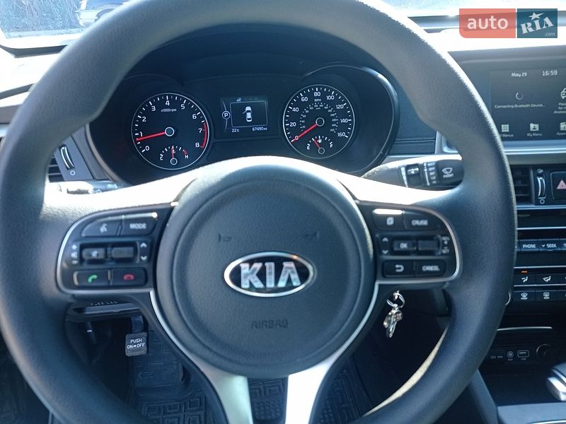 Седан Kia Optima 2018 в Днепре