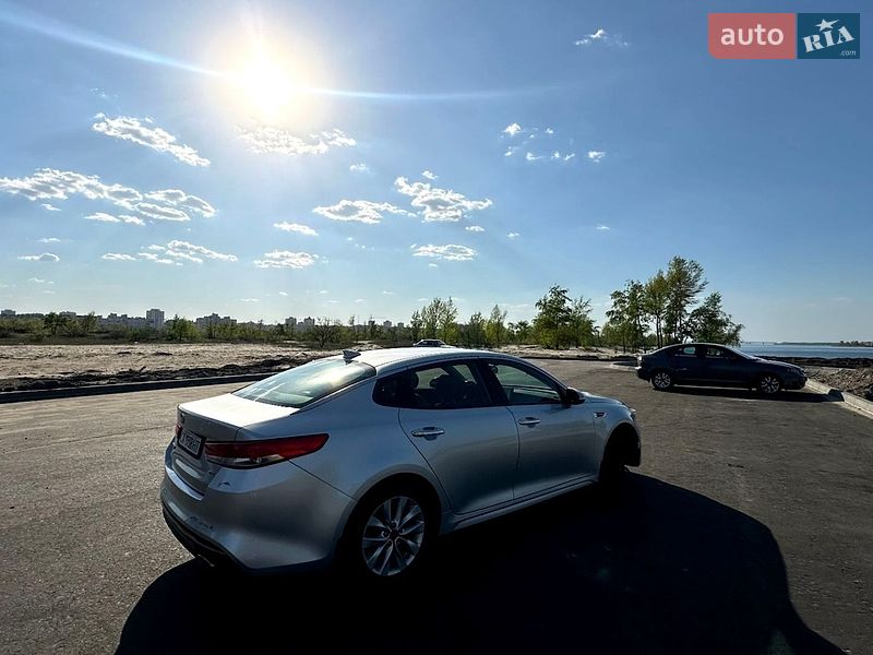 Седан Kia Optima 2016 в Черкасах