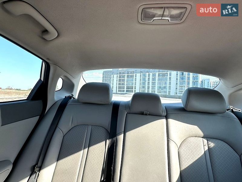 Седан Kia Optima 2016 в Черкасах