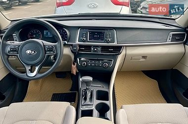 Седан Kia Optima 2016 в Киеве