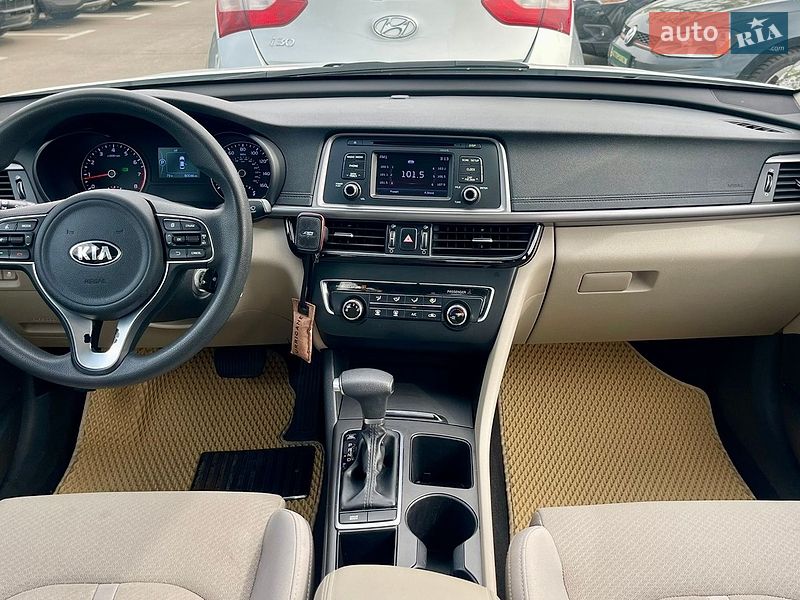 Седан Kia Optima 2016 в Киеве