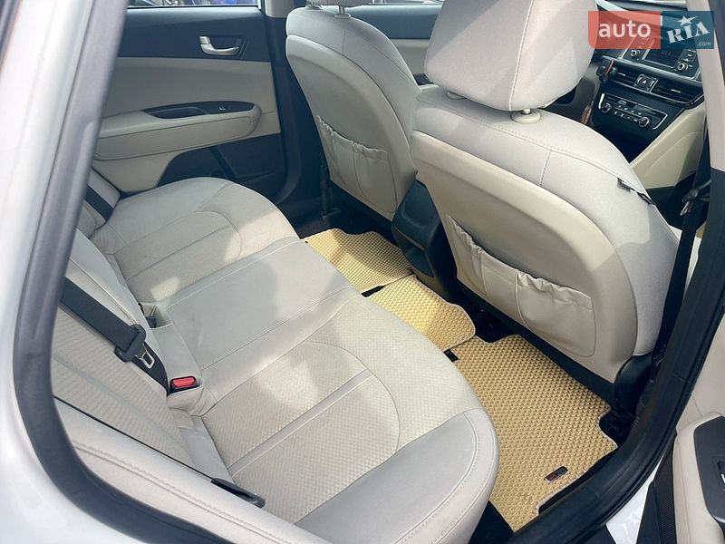 Седан Kia Optima 2016 в Киеве