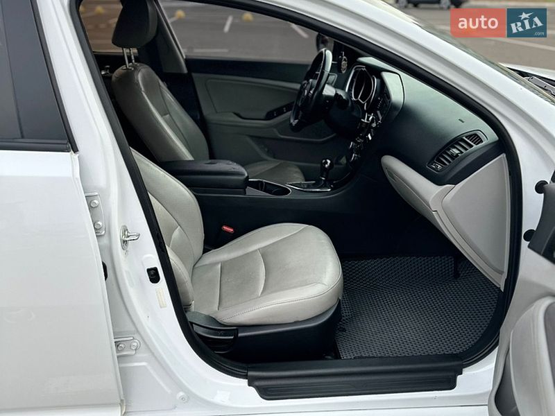 Седан Kia Optima 2014 в Киеве