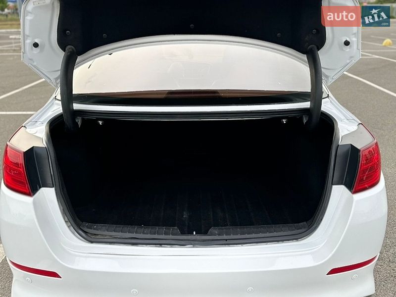 Седан Kia Optima 2014 в Киеве