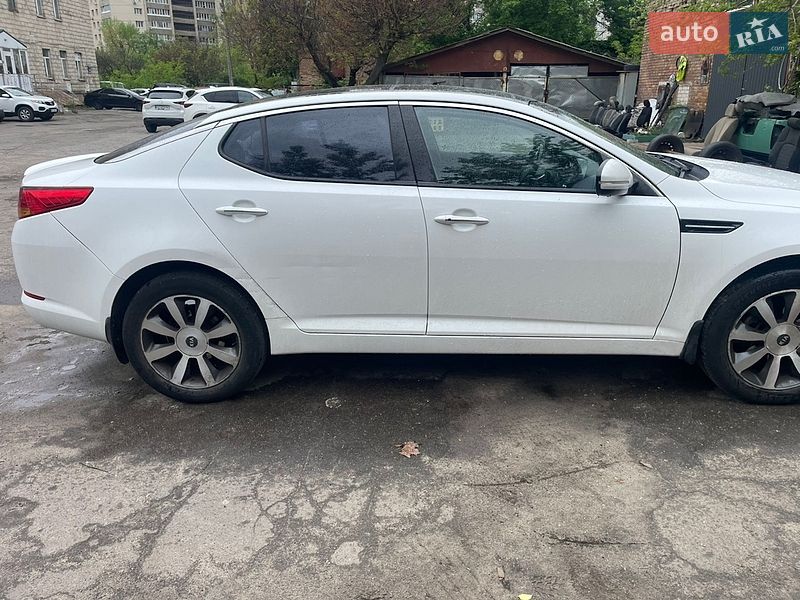 Седан Kia Optima 2011 в Києві