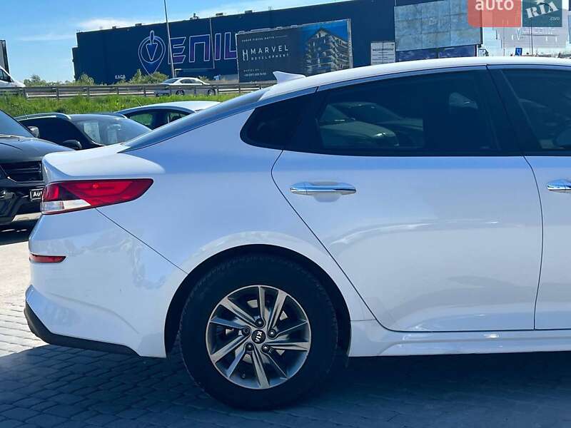 Седан Kia Optima 2018 в Львове