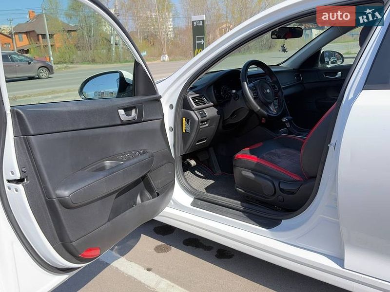 Седан Kia Optima 2016 в Києві