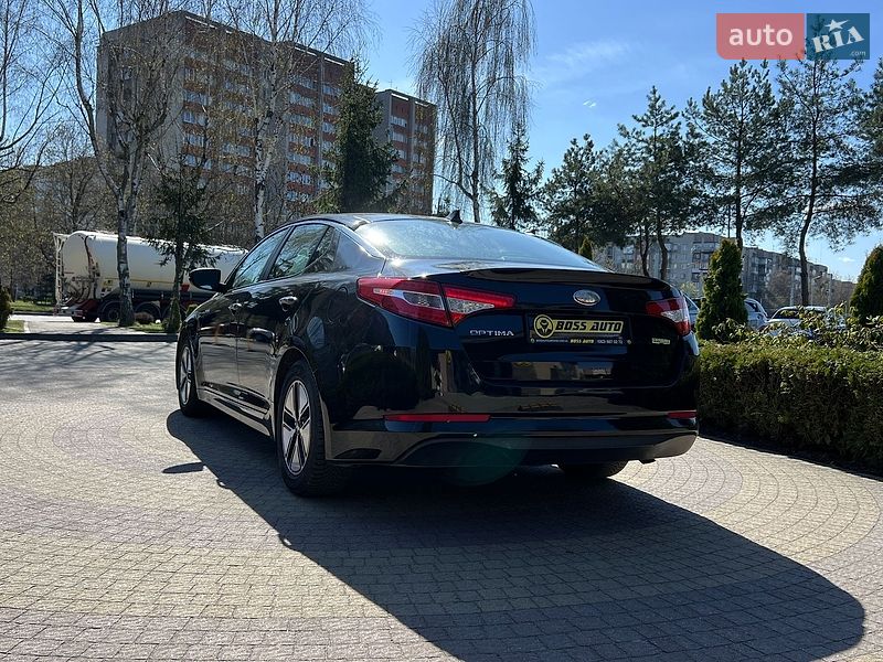 Седан Kia Optima 2013 в Львові