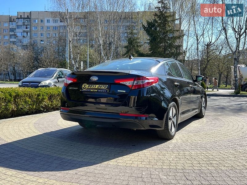 Седан Kia Optima 2013 в Львові