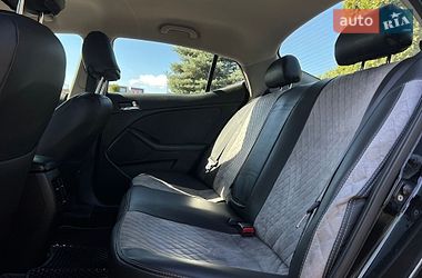 Седан Kia Optima 2013 в Львові
