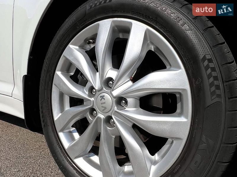 Седан Kia Optima 2015 в Києві