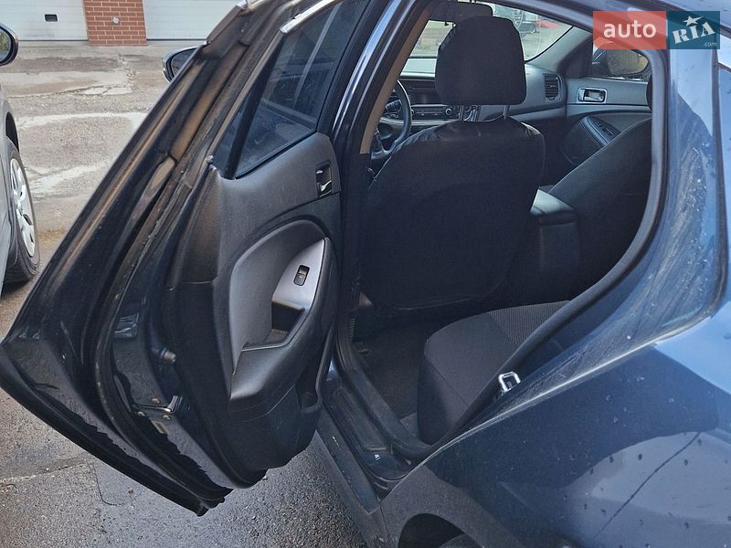Седан Kia Optima 2014 в Львове