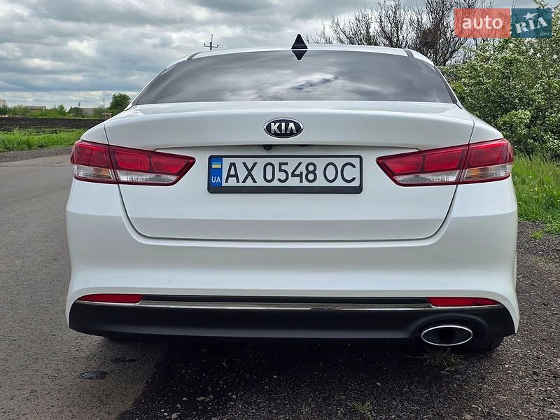 Седан Kia Optima 2016 в Знаменке
