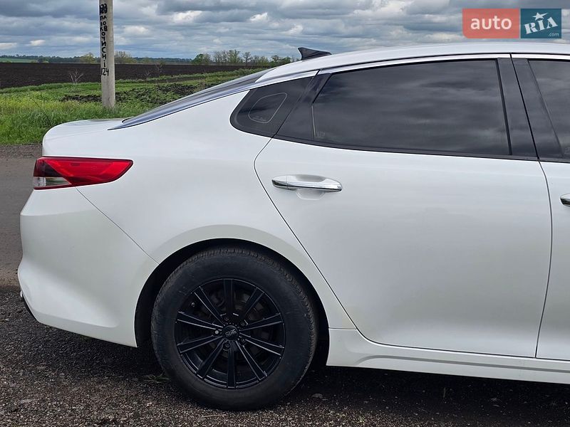 Седан Kia Optima 2016 в Знаменке