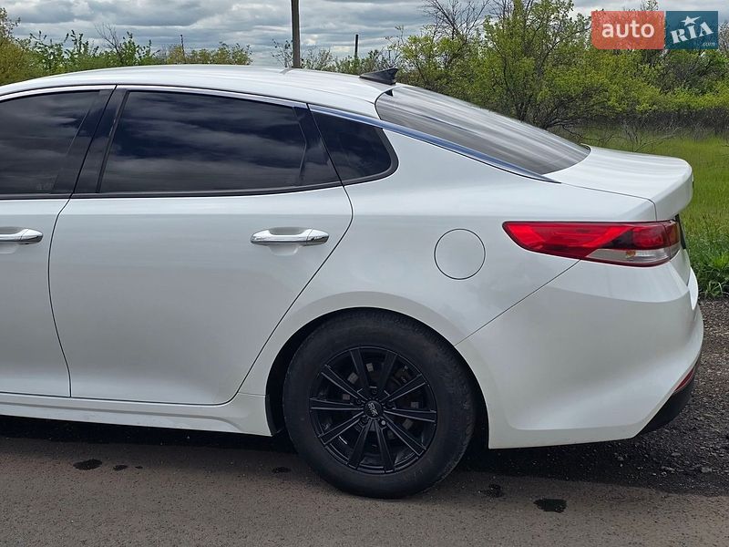 Седан Kia Optima 2016 в Знаменке