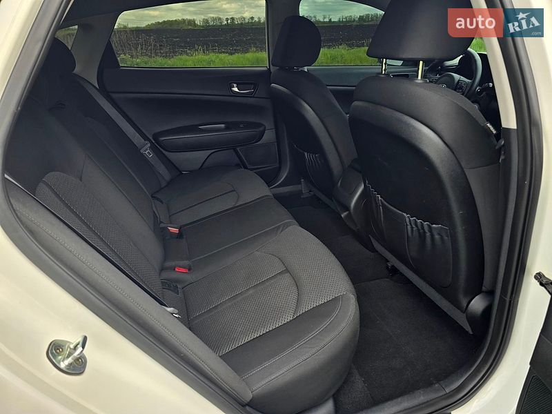 Седан Kia Optima 2016 в Знаменке