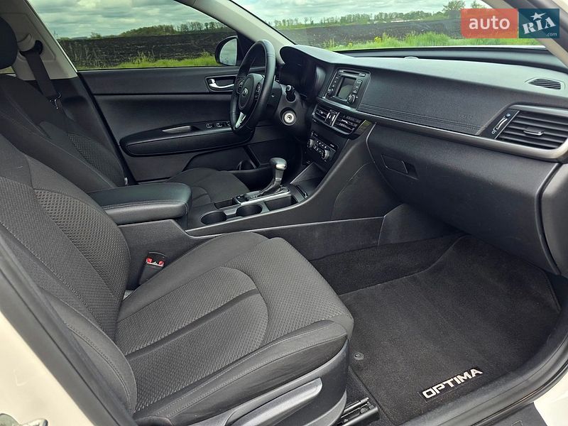 Седан Kia Optima 2016 в Знаменке