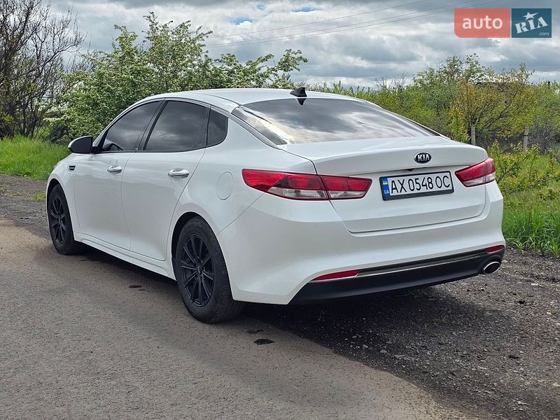 Седан Kia Optima 2016 в Знаменке