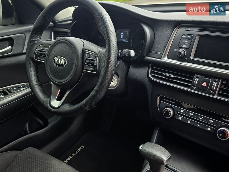 Седан Kia Optima 2016 в Знаменке