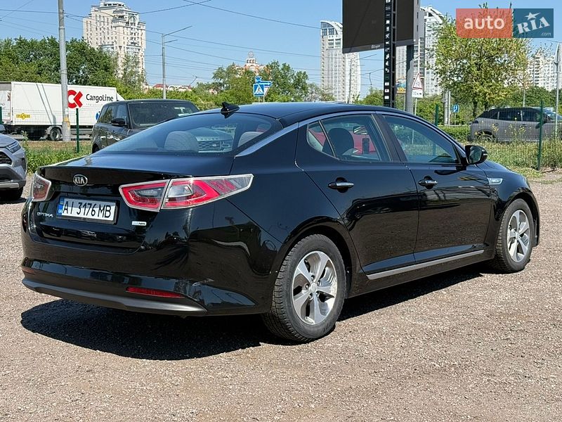 Седан Kia Optima 2014 в Киеве