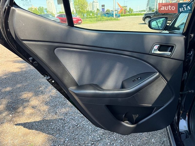 Седан Kia Optima 2014 в Киеве