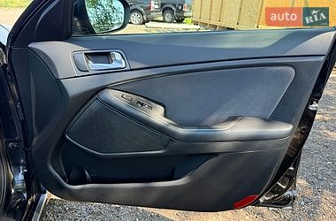 Седан Kia Optima 2014 в Киеве