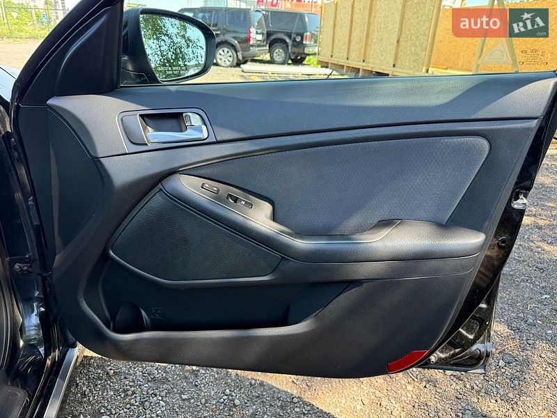 Седан Kia Optima 2014 в Киеве