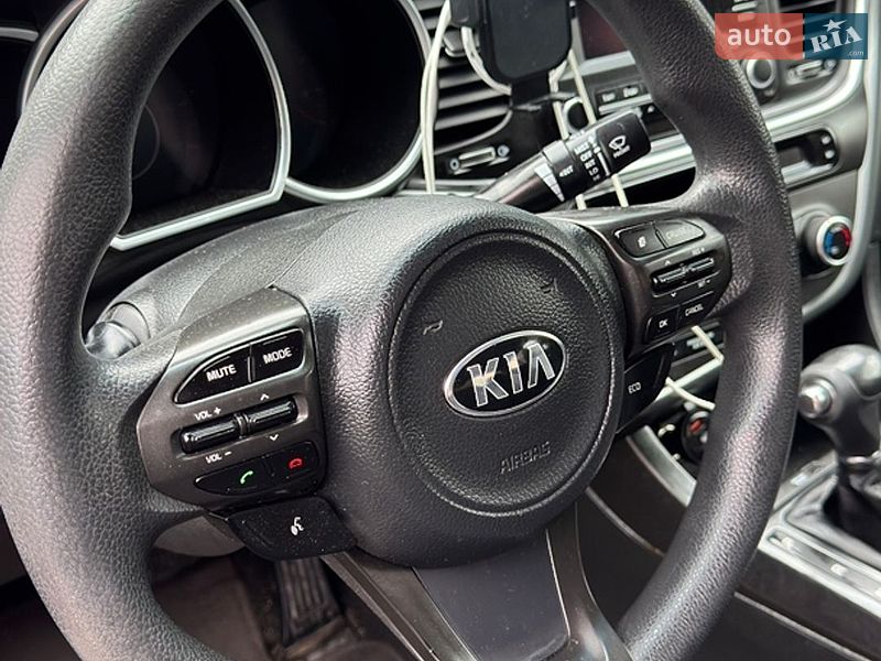 Седан Kia Optima 2014 в Славуті