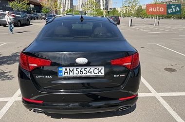 Седан Kia Optima 2013 в Киеве