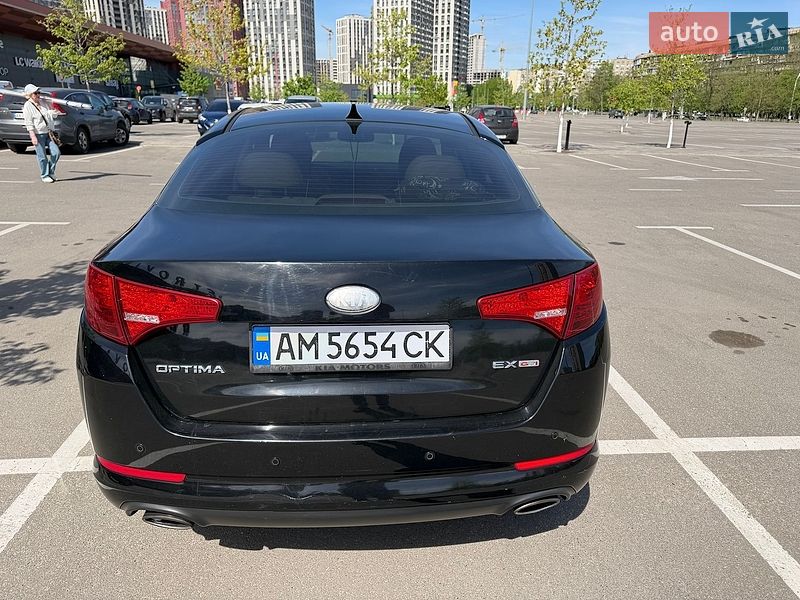 Седан Kia Optima 2013 в Киеве