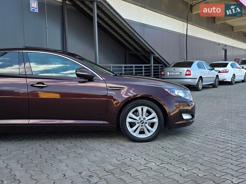 Седан Kia Optima 2011 в Києві