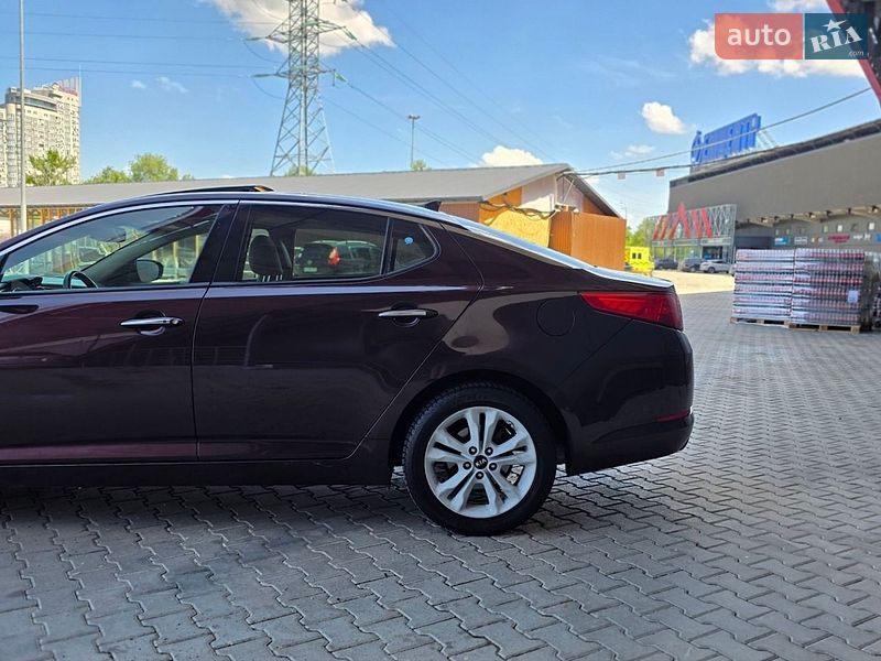 Седан Kia Optima 2011 в Києві