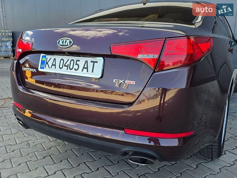 Седан Kia Optima 2011 в Києві