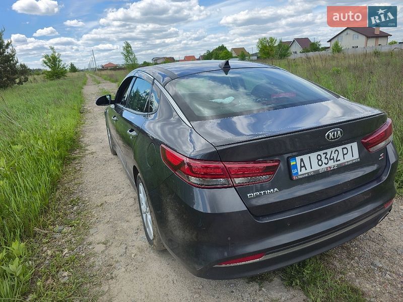 Седан Kia Optima 2017 в Киеве