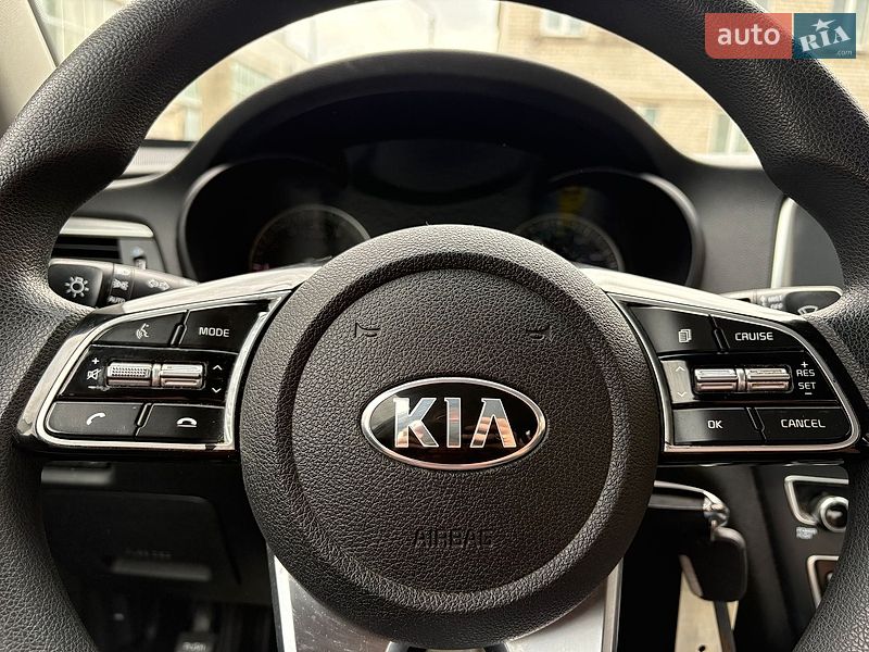 Седан Kia Optima 2018 в Киеве