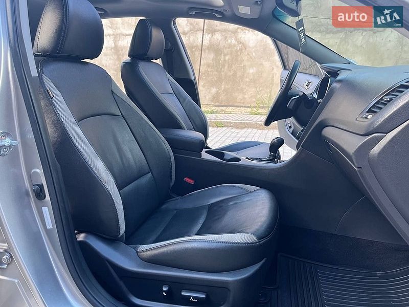 Седан Kia Optima 2012 в Одесі