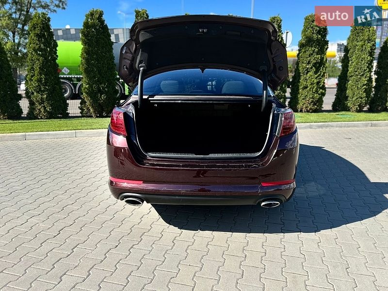 Седан Kia Optima 2011 в Киеве