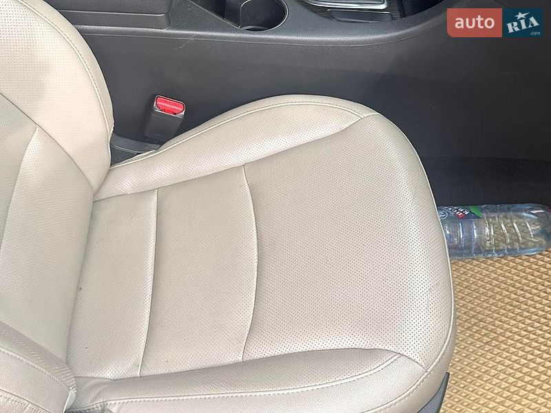 Седан Kia Optima 2014 в Львові